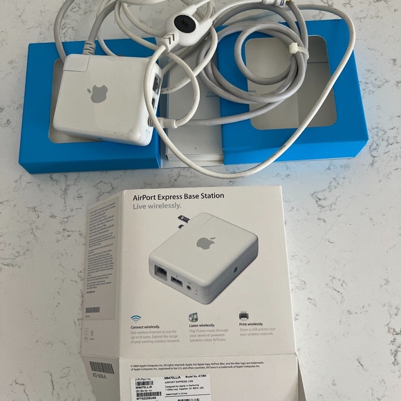 Apple AirPort Express Base Station with Monster Audio Cables - Picture 1 of 1